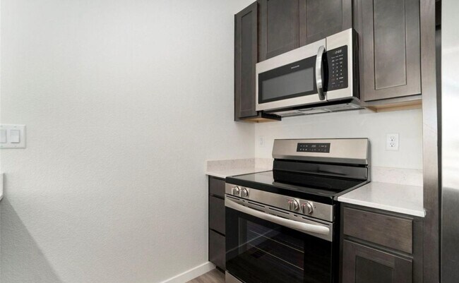 Building Photo - Efficient & Modern 2024-Built Townhome | Timnath | Available July 1st