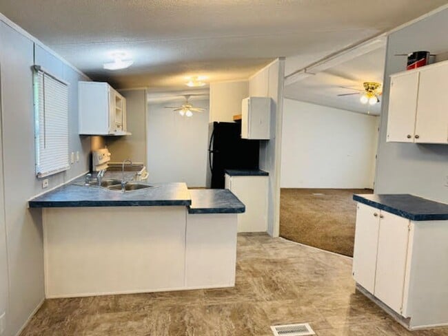 Building Photo - Old Maco Road