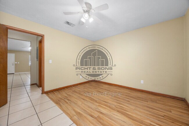 Building Photo - 1260 Continental Ct
