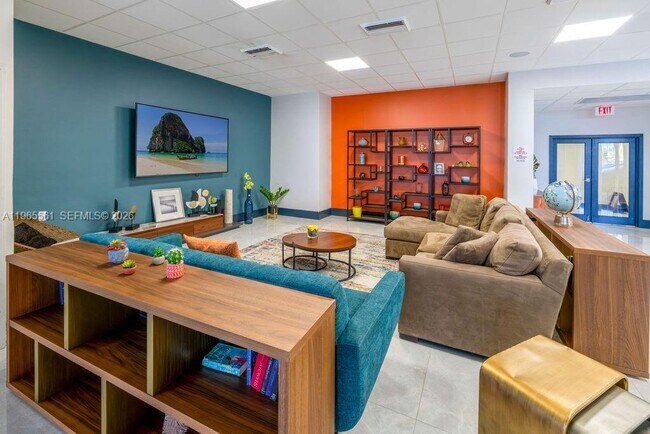 Building Photo - 3140 S Ocean Dr