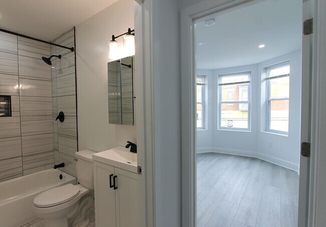 Building Photo - 103 E Coulter St