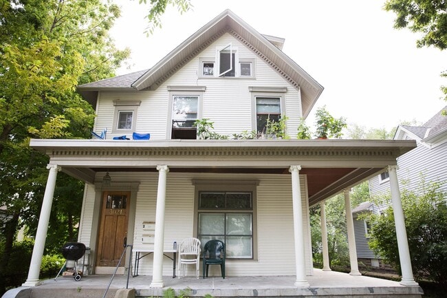 Building Photo - 3021 Knox Ave S