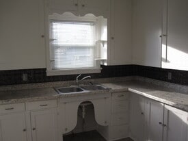 Kitchen - 807 St Helens St