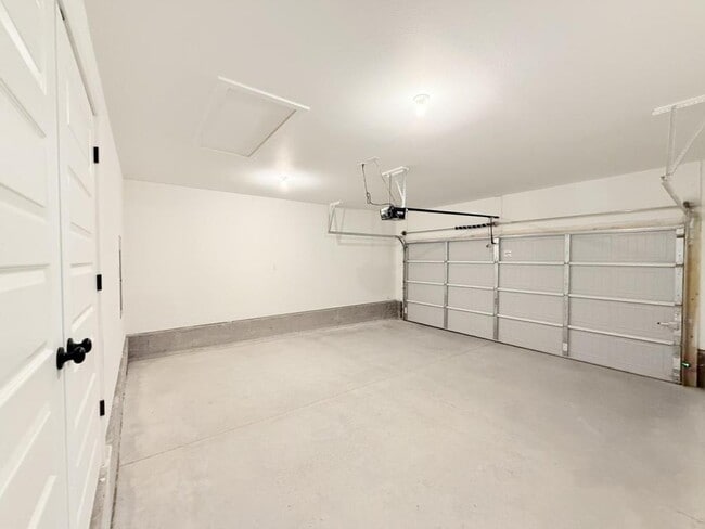 Building Photo - 213 Eagle Edge Dr