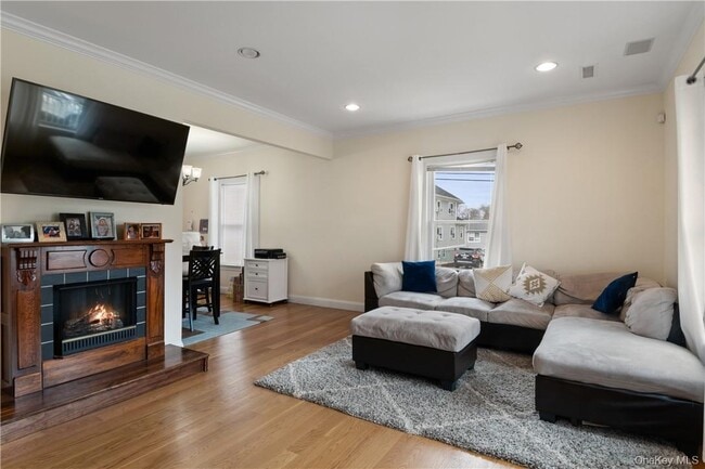 Building Photo - 46 Morgan St