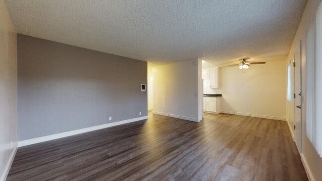 Building Photo - 180 Canyon Dr