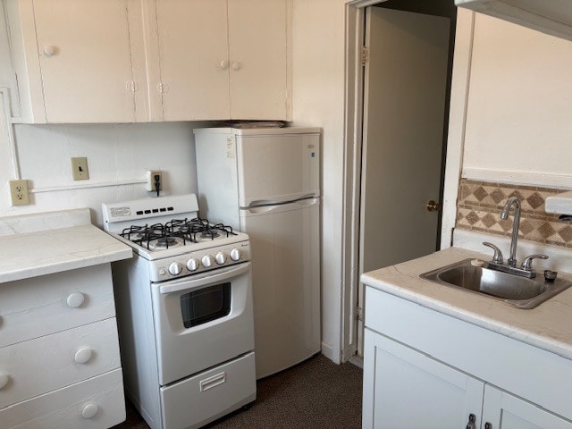 Building Photo - 1203 E 6th St