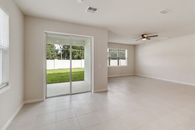 Building Photo - Beautiful 4/2 Energy Efficient Home in St....