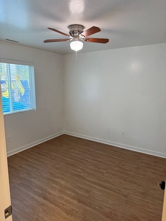 Building Photo - Pinegrove
