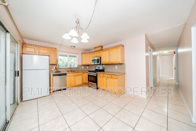 Building Photo - 1506 Webster St