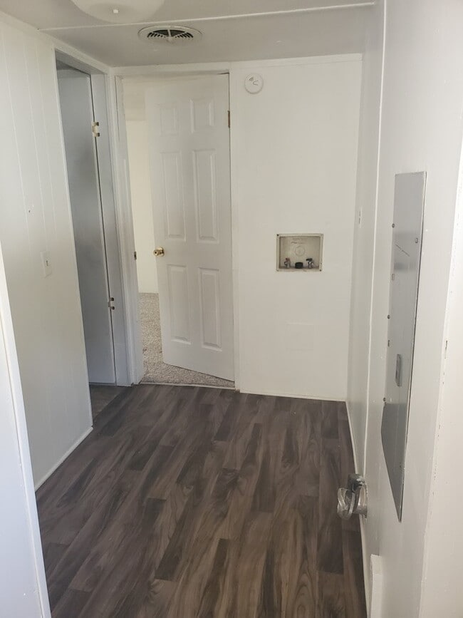 Building Photo - 107 Sante Cir