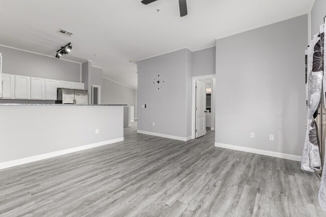 Building Photo - 1350 S Greenfield Rd