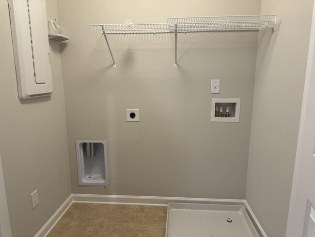 Building Photo - 381 Northaven Ave