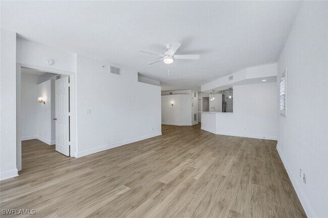 Building Photo - 6812 Satinleaf Rd S