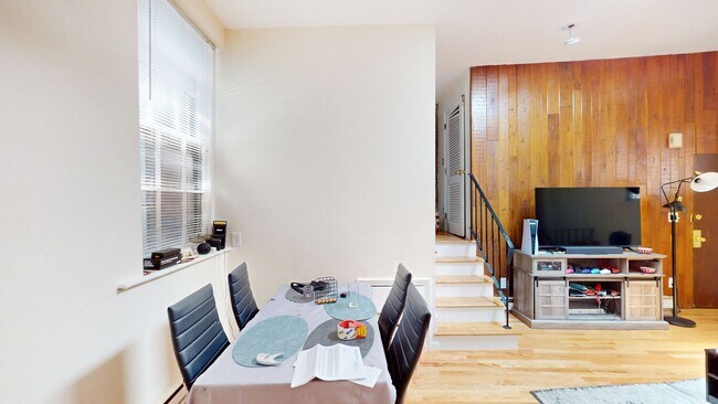 Building Photo - 281 Marlborough St
