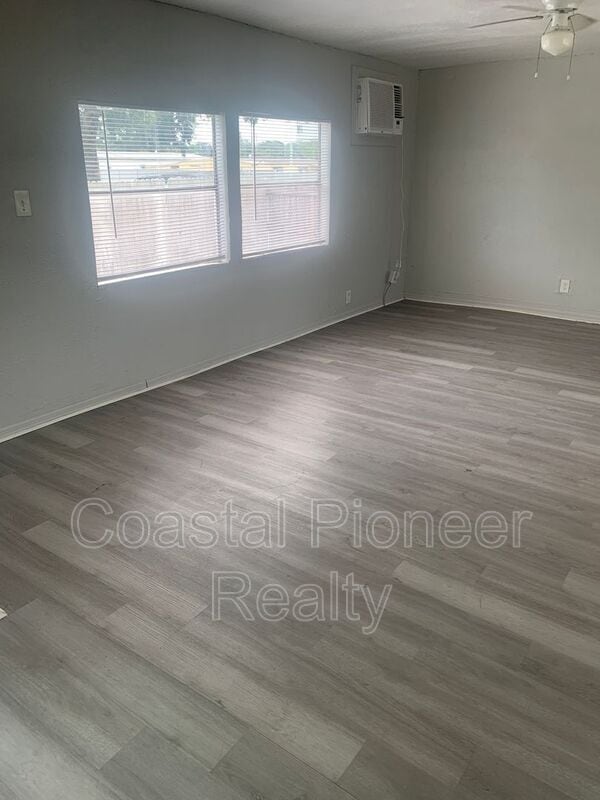 Building Photo - 6531 Bandura Ave