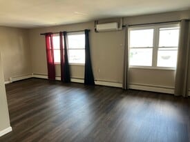 Building Photo - 37 Kenbrook Dr