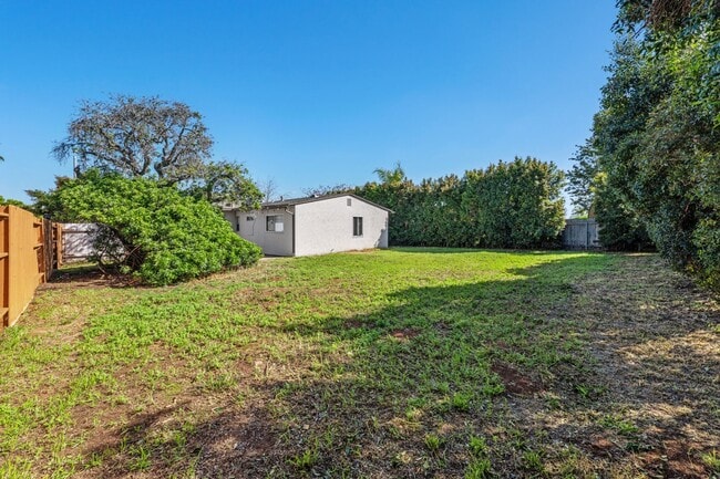Building Photo - Single Family House