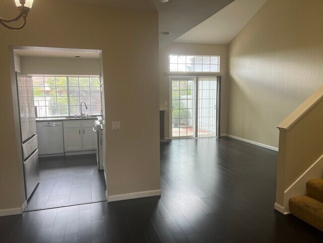 Building Photo - 2266 Aspen St