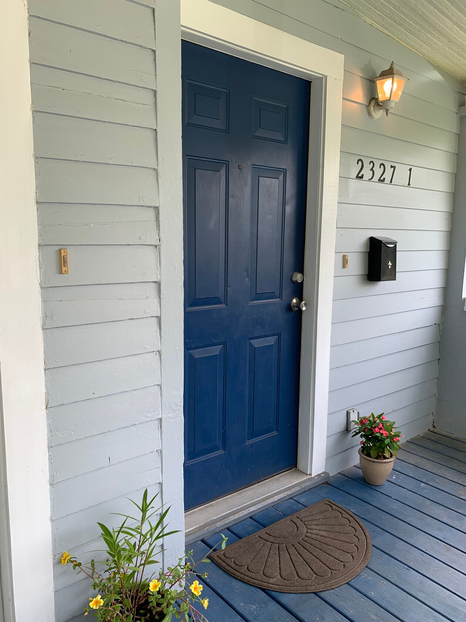 Building Photo - 2327 Ernest St