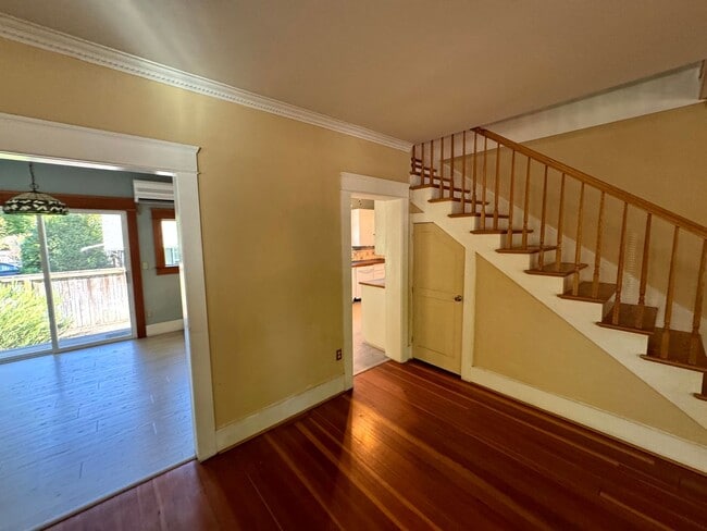 Building Photo - 4 Bedroom House Near Downtown Eugene