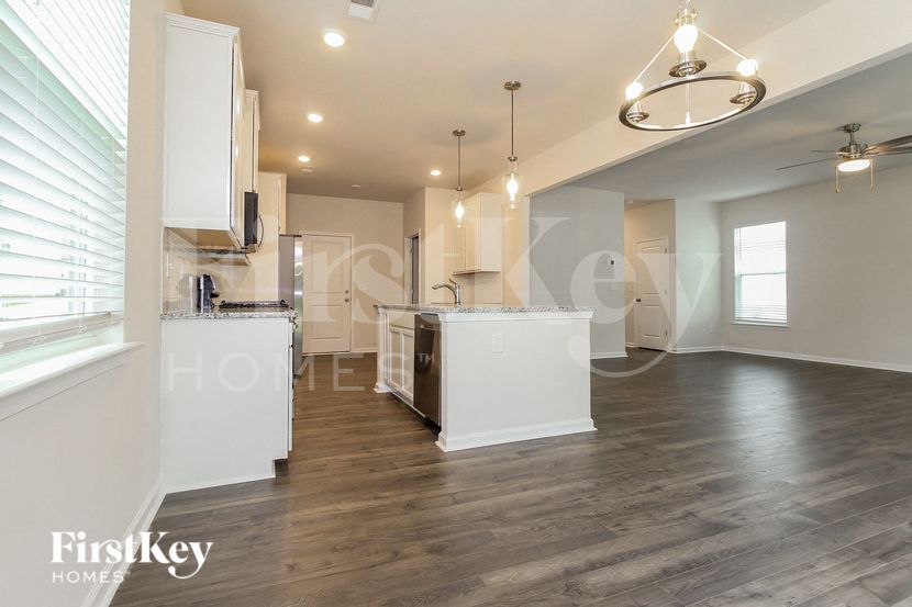 Building Photo - 9 Wild Lily Dr