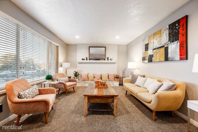 Building Photo - 5 br, 2 bath House - 3747 W Gandalf Dr