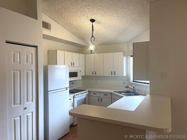 Building Photo - 2819 Stoneway Ln