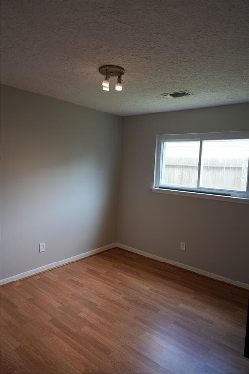 Building Photo - 17115 Kings Walk Ln