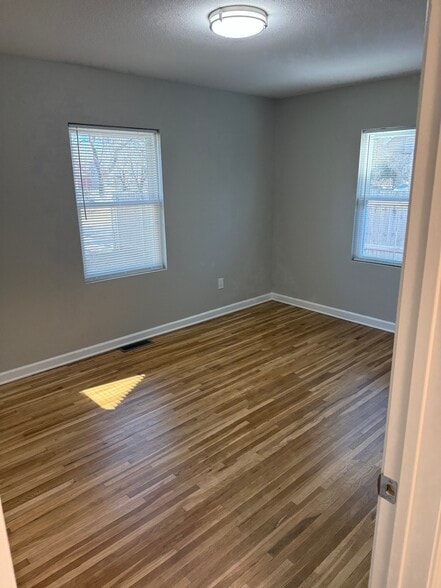 Building Photo - 1907 N Madison Ave