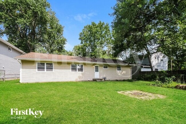 Building Photo - 1240 N Ridgeview Dr