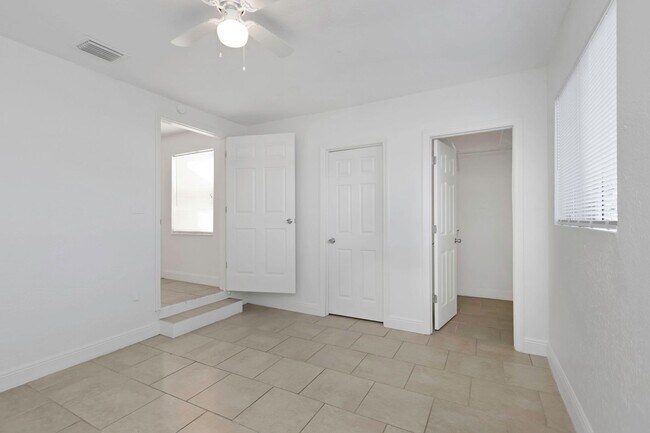 Building Photo - 5148 Tampa Bay Growth Fund 2 LLC