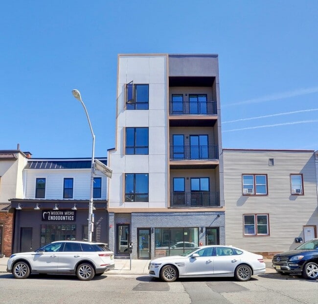 Building Photo - 354 Broadway