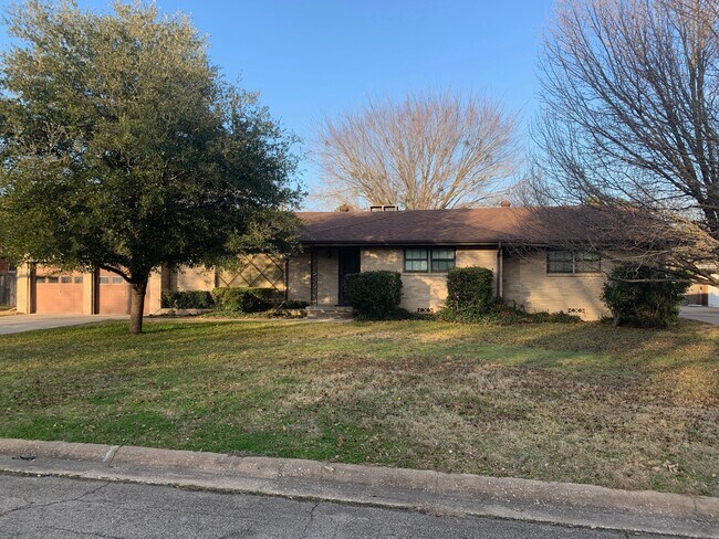 Primary Photo - 2308 Avondale Dr