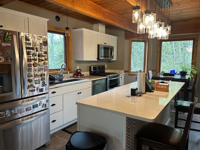 Building Photo - 25005 Sierra Mesa Cir