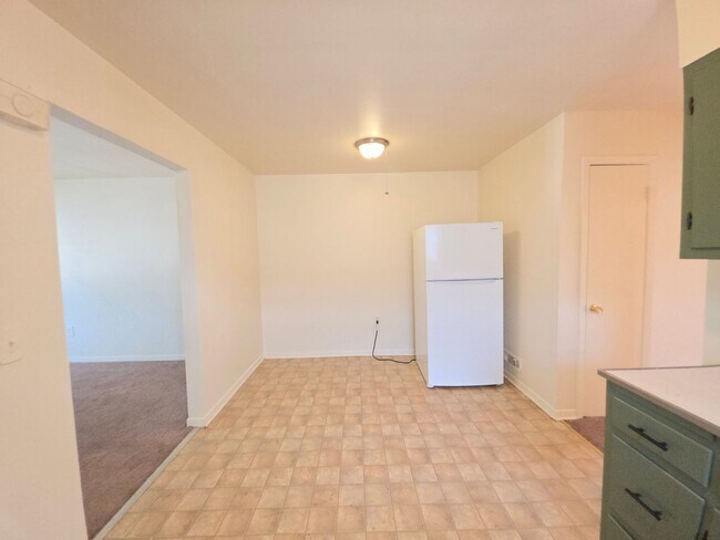 Building Photo - 212Bathgate