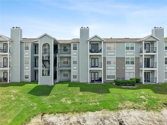 Building Photo - 2550 N Alafaya Trail