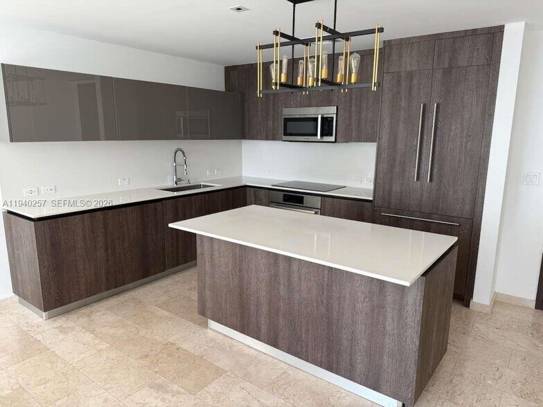 Building Photo - 68 SE 6th St