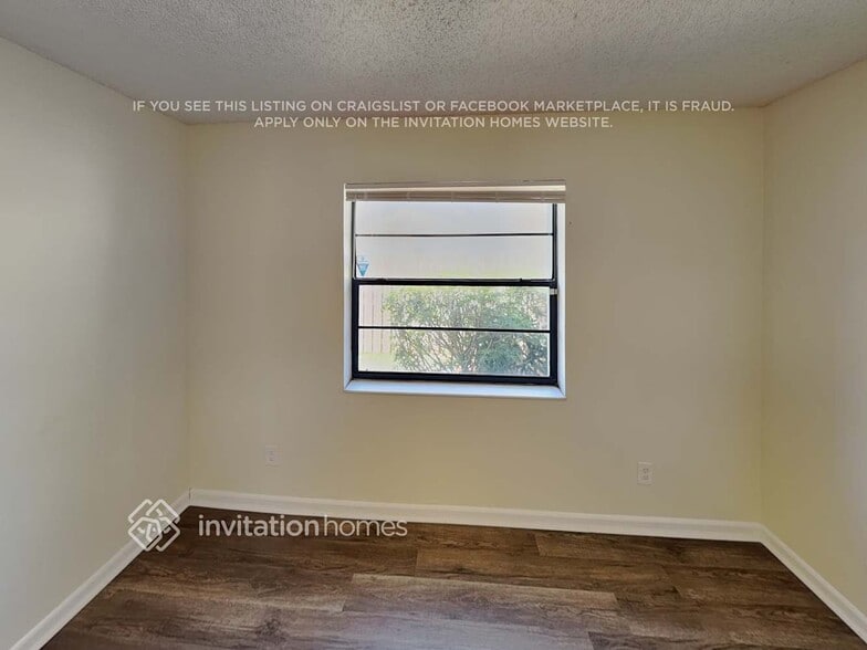 Building Photo - 10941 NW 7th St