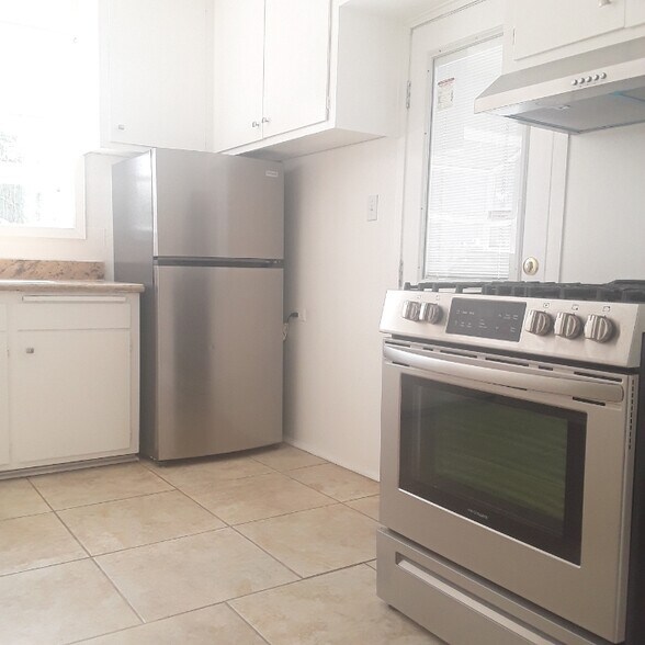 Building Photo - 5345 Trask St