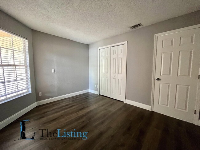 Building Photo - 853 Heather Glen Cir