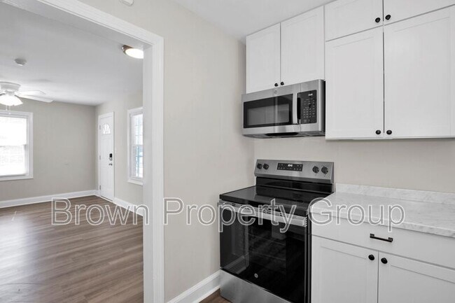 Building Photo - 113 Willborough Ave