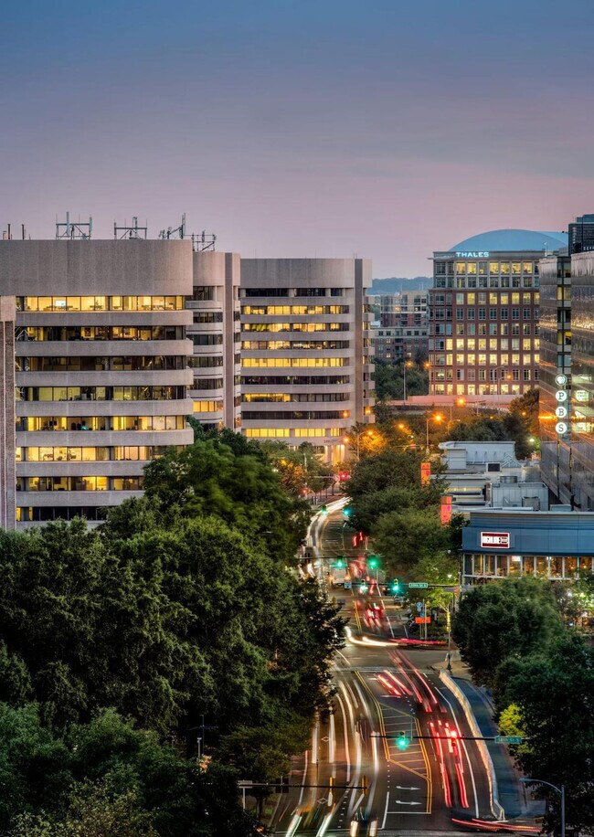 Building Photo - 1600 S Eads St