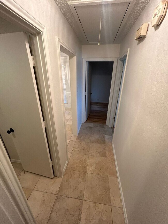 Building Photo - 2019 Chalfont Dr