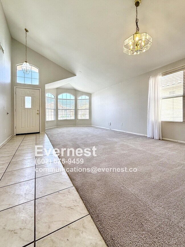 Building Photo - 3-Bedroom Home Near Schools and Everyday E...