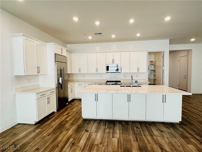 Building Photo - 981 Woodburn Ln