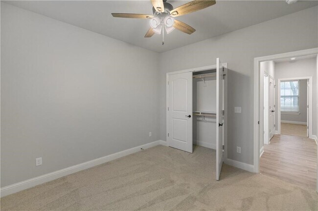 Building Photo - 292 Township Dr
