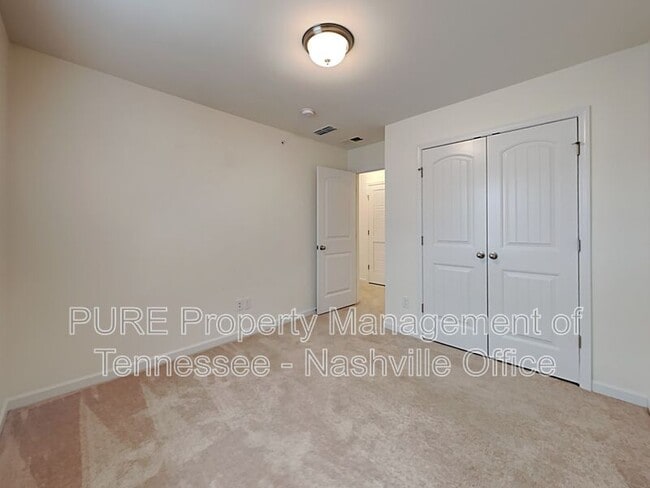 Building Photo - 819 Kennear Ln