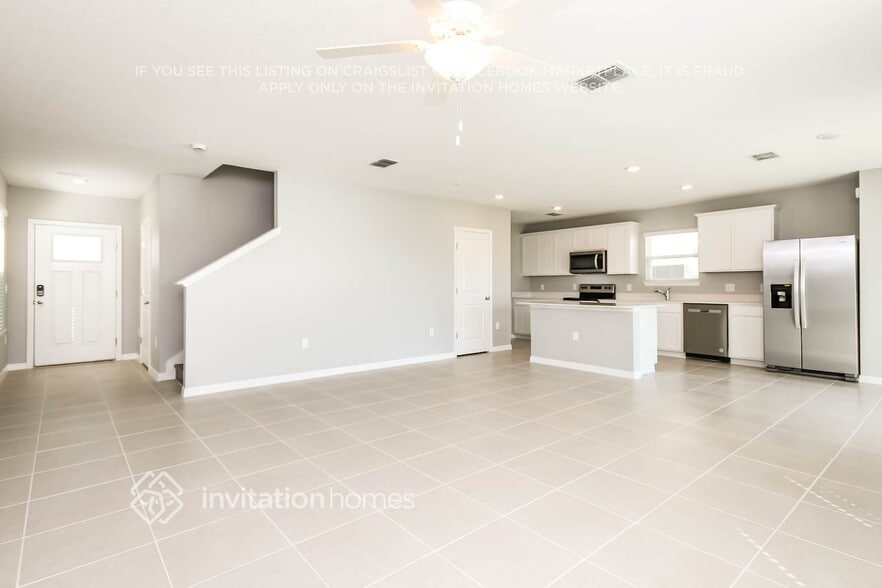 Building Photo - 217 Woodsage Pl