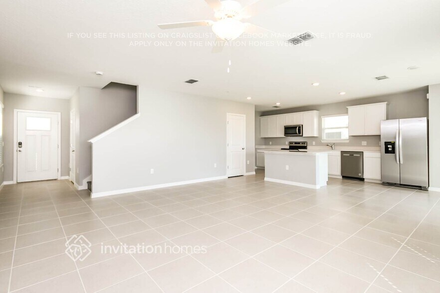 Building Photo - 233 Woodsage Pl